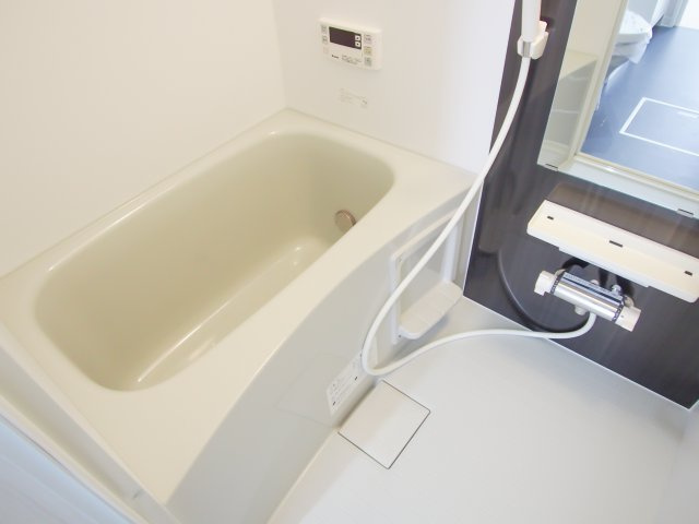 ヘリオス西舞子の浴室