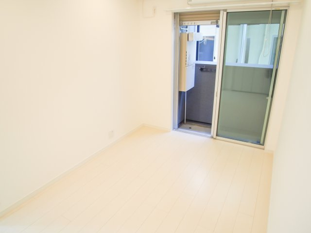 ヘリオス西舞子の洋室