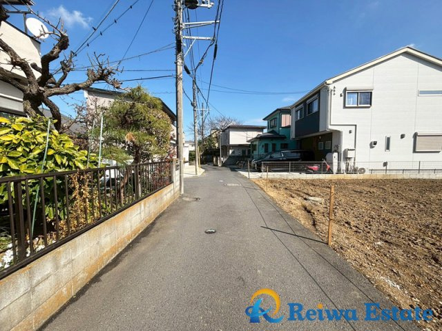 売地　茅ヶ崎市萩園の前面道路含む現地写真