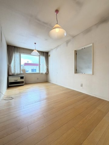 石山2条5丁目の洋室