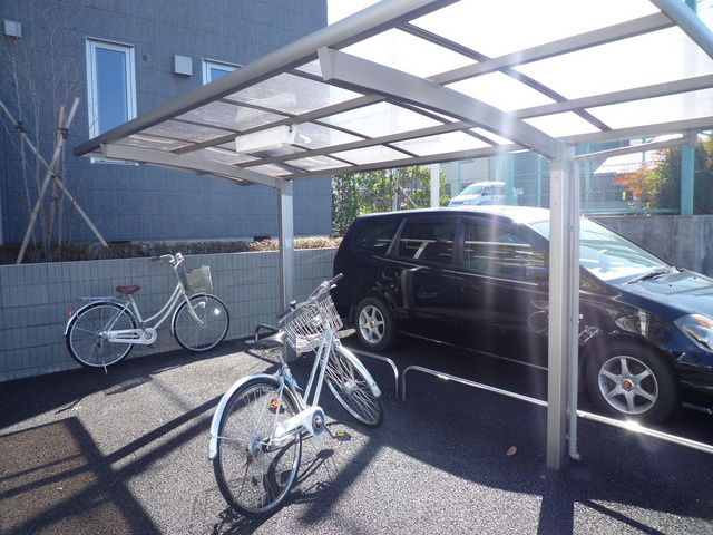メゾン　ウイスタリアのその他共用部分|★屋根付き駐輪場★