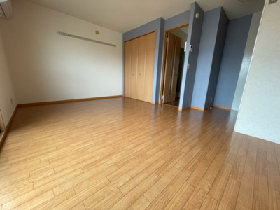 【洋室】 | プリウス | 居室：洋室