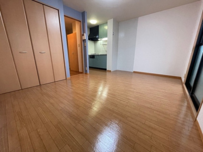 【洋室】 | プリウス | 居室：洋室