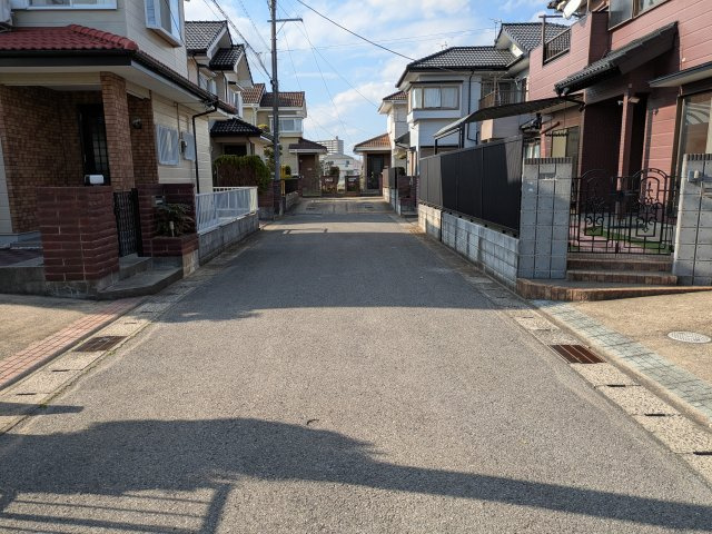 【前面道路含む現地写真】 | 東金市菱沼　中古戸建