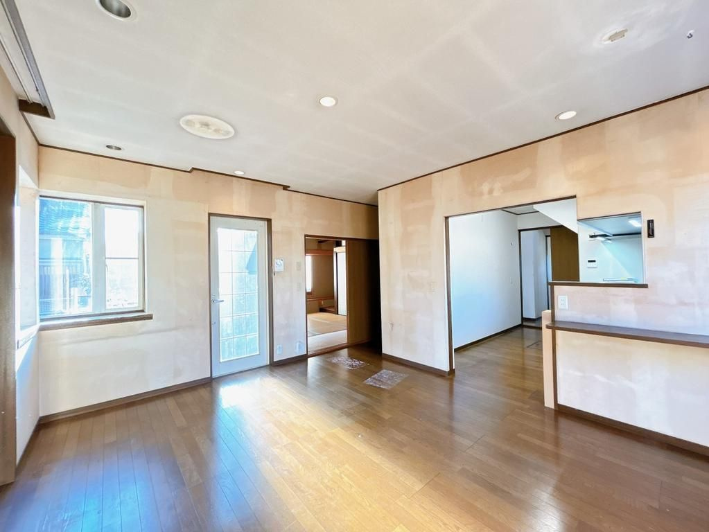 日高市下鹿山　中古戸建の居間・リビング