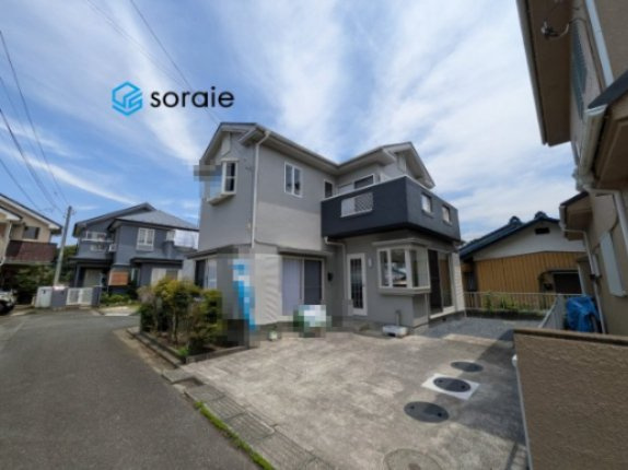 日高市下鹿山　中古戸建の前面道路含む現地写真|令和8年6月13日撮影。