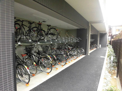 【駐車場】 | エスリード新大阪ヴェルデ | マンション下の駐輪場です。