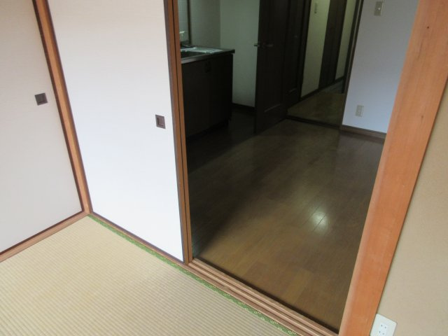 第1ピーナツ住宅の内装