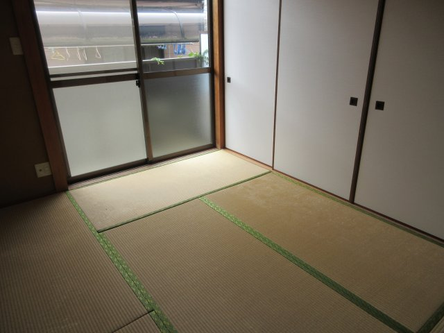 第1ピーナツ住宅の和室