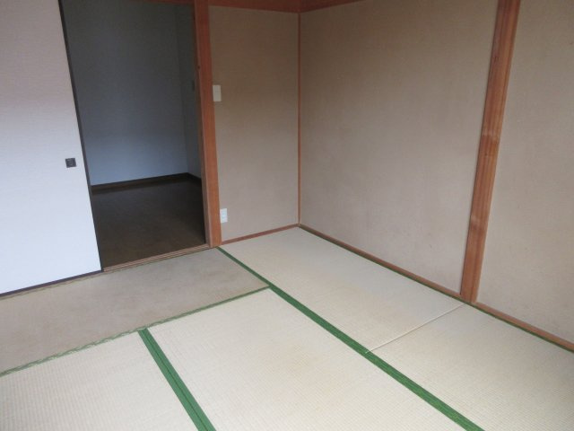第1ピーナツ住宅の和室
