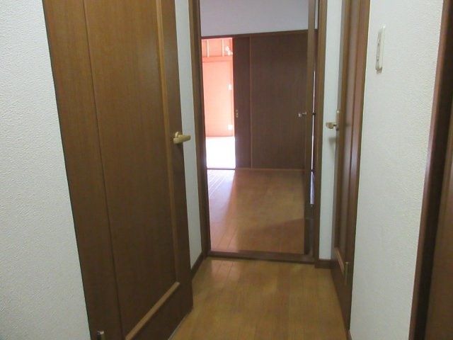第1ピーナツ住宅の内装
