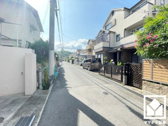 西宮市仁川百合野町の前面道路含む現地写真