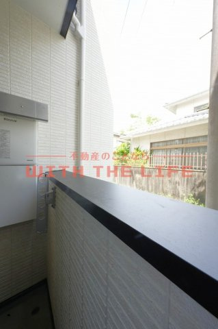 Delica（デリカ）花畑【キャッシュバック対象物件】のバルコニー|外からの目が気にならないバルコニーで洗濯物が干せます