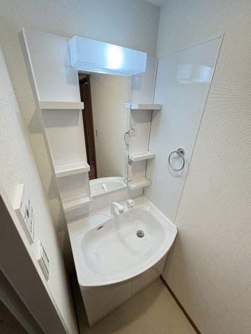 シャトームラシュウⅢの独立洗面台|※建築中の為、同ハウスメーカー施工イメージです。