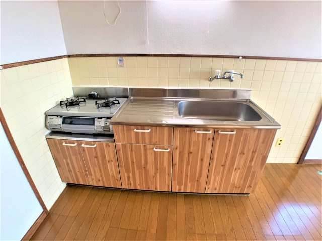 スカイハイツのキッチン|別部屋同間取りのお写真となります。参考にご覧くださいませ。