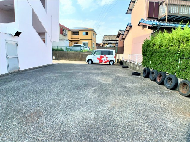 スカイハイツの駐車場