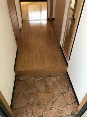 【玄関】 | クィーンライフ桑津