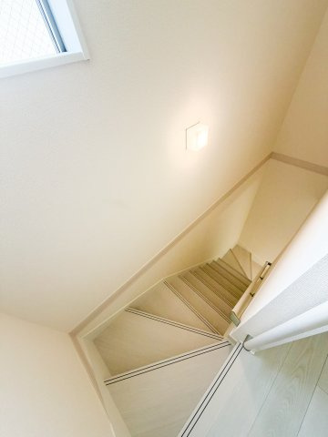 マイホームネクスト港区名四町　1号棟の内装|階段
