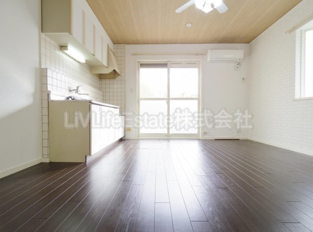 小平タウンハウスの居間・リビング