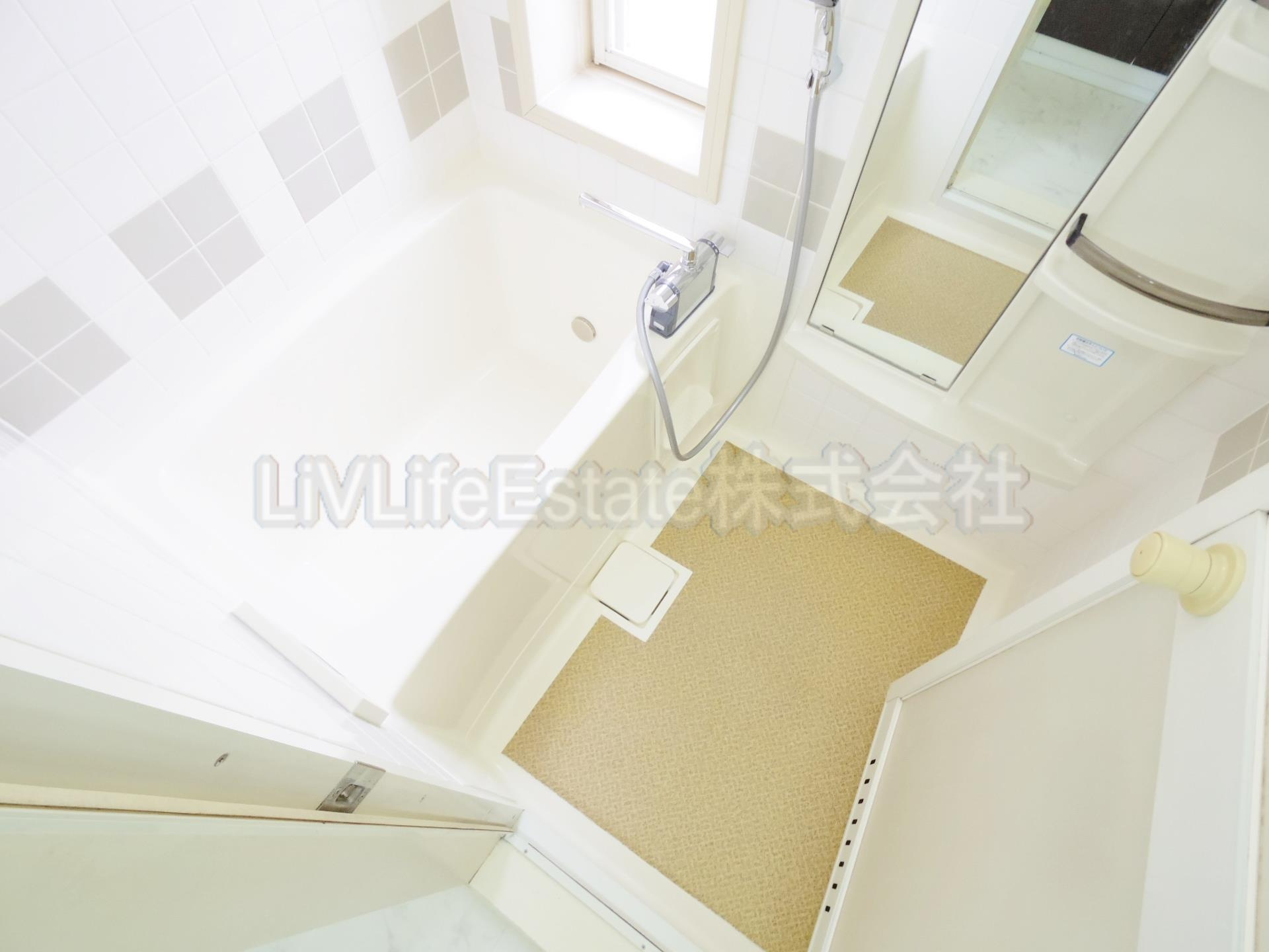 小平タウンハウスの浴室