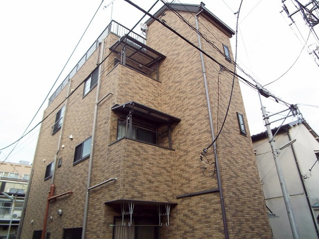 フルリールの外観|スーパー・コンビニも近隣にありますよ♪