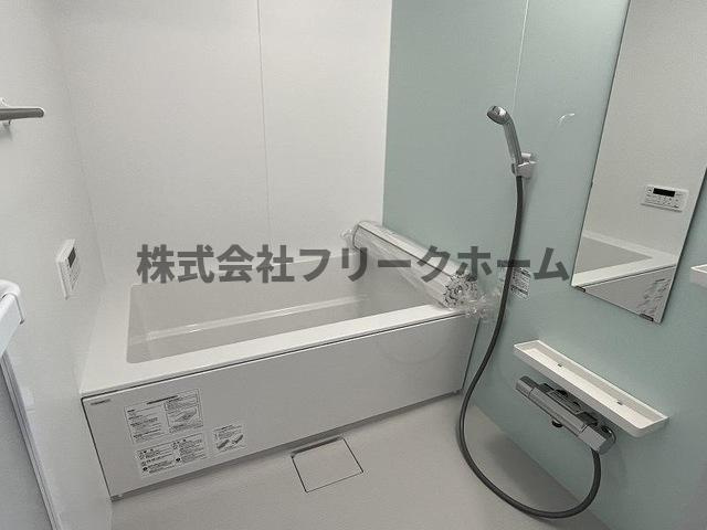 三鷹市新川３丁目の賃貸マンションの浴室