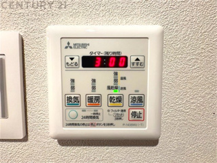 暖房機能があるため、冬場でも温かい浴室で入浴でき、乾燥機能があるため、水気を素早く取り除けます。また、換気機能があるため、湿気を素早く排出してカビや雑菌の発生を防ぐことができます。