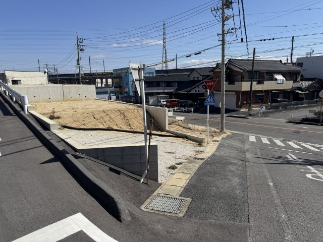 【前面道路含む現地写真】の画像