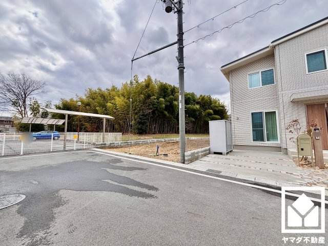 大津市大江６丁目　1号棟の前面道路含む現地写真