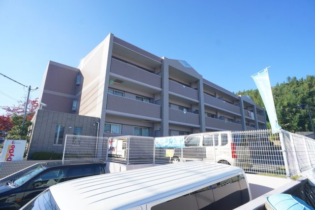 ラフォーレ三郷弐番館