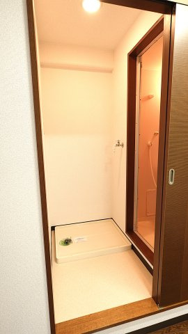メゾンフローラの玄関