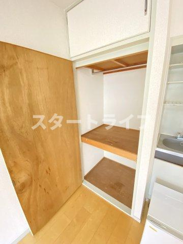 大阪市東淀川区淡路５丁目の賃貸マンションの収納