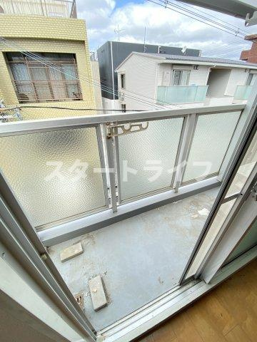 大阪市東淀川区淡路５丁目の賃貸マンションのバルコニー