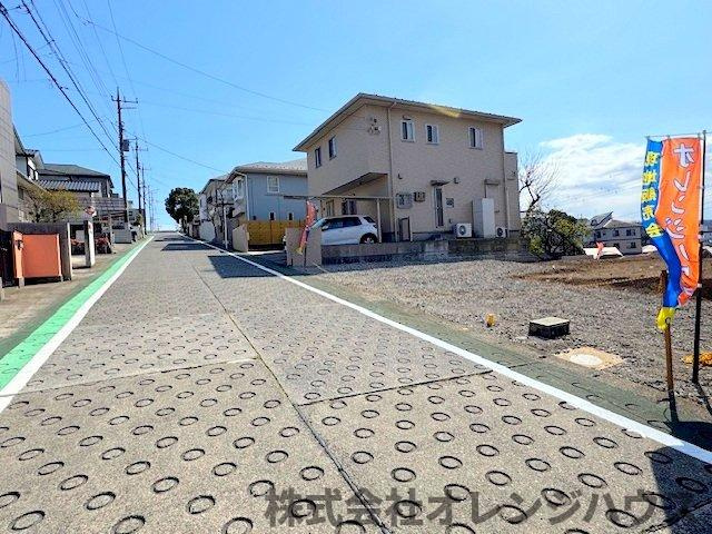 【前面道路含む現地写真】 | 厚木市毛利台1丁目　建築条件付き売地