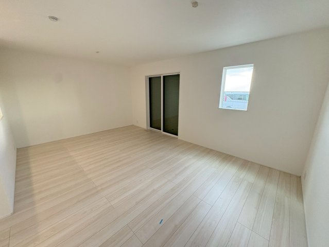 ★価格変更★霞ヶ丘３丁目新築戸建ての居間・リビング|使いやすい居間です
