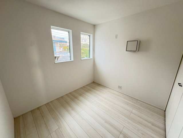 ★価格変更★霞ヶ丘３丁目新築戸建ての洋室|個人の部屋や寝室として使える洋室です