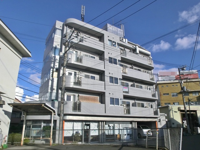 フローレス東松本の外観|立派な外観の建物です！