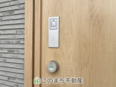 【防犯設備】 | CRADLEGARDEN筑西市二木成第2　3号棟 | 防犯性の高い電子キーです。
