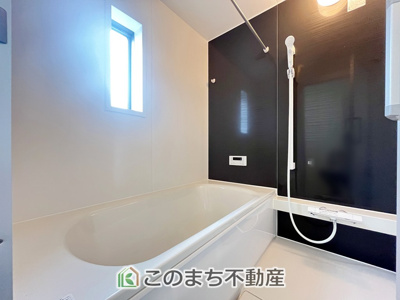 【浴室】 | CRADLEGARDEN筑西市二木成第2　3号棟 | 雨の日の洗濯も安心♪換気乾燥暖房機を完備した1坪サイズのシステムバスです！
