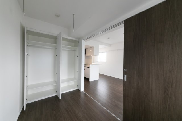 プラウドフラット浅草の洋室