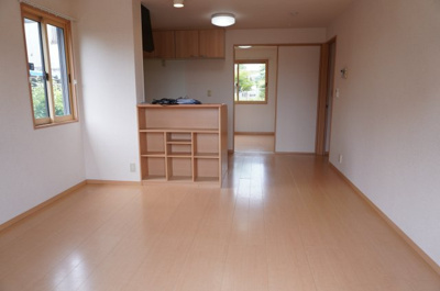 【居間・リビング】 | サニーハイム | LDK12帖