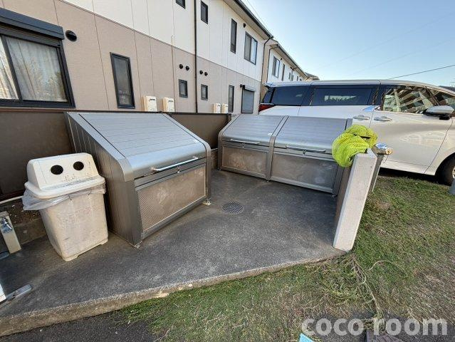 オーリックの駐車場