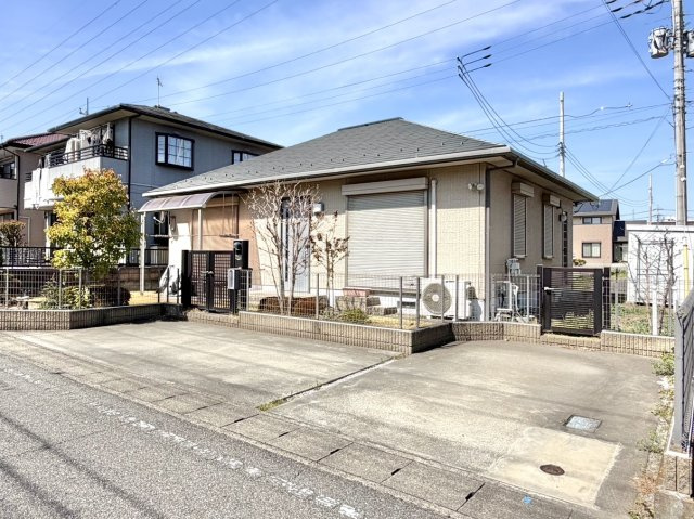 【中古戸建】高崎市東貝沢町3丁目の外観|■外観｜特徴のある個性的な住まいと美しい街並み、そして住みやすい環境を、ぜひ現地でご覧になりませんか。お気軽にお問合せください(^^)  