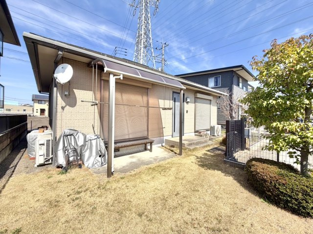 【中古戸建】高崎市東貝沢町3丁目の庭|■お庭｜ひろーいお庭付きです。BBQや家庭菜園も楽しめるほどの広さです！
