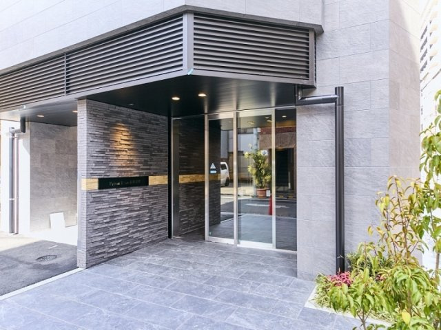 プライムブリス新御徒町のエントランス