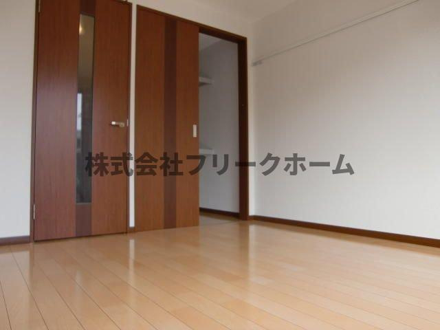 三鷹市上連雀８丁目のアパートの居間・リビング