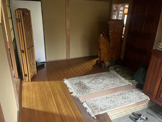 菟田野平井の玄関