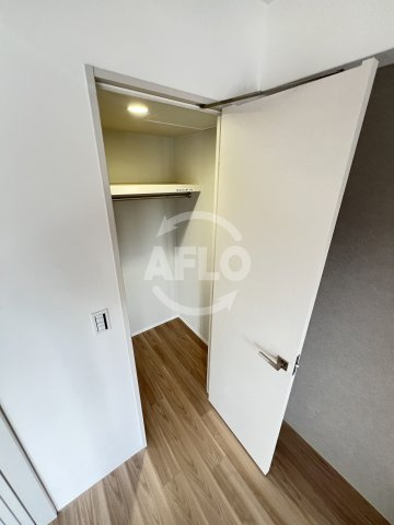 グランドファースト大阪福島の収納|グランドファースト大阪福島　ウォークインクローゼット