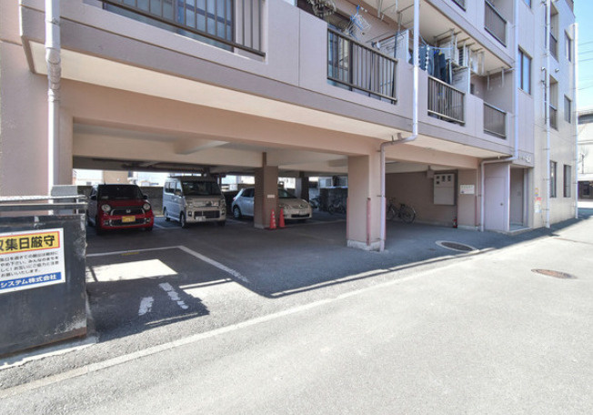 カーサ櫛原【10,000円キャッシュバック対象物件】の駐車場|駐車場があるので、車を買う予定の方も安心です
