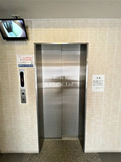 【その他共用部分】 | ティ　ベルデ | エレベーターは防犯カメラが付いているので、安心です♪
